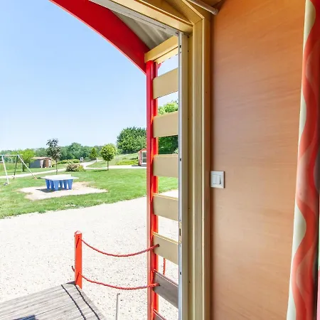 Secluded Holiday In Dommartin-varimont With Garden *