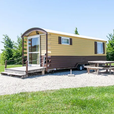 度假居 Secluded Holiday In Dommartin-varimont With Garden *